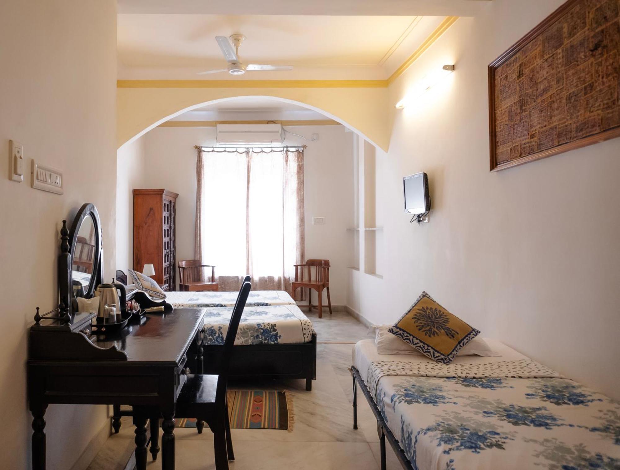 Hotel Pratap Bhawan Udaipur Exterior photo